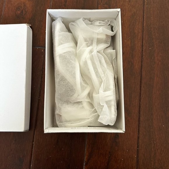 *NIB* Lacuone Strappy White Block Heeled Sandals - size 7 - Picture 8 of 10